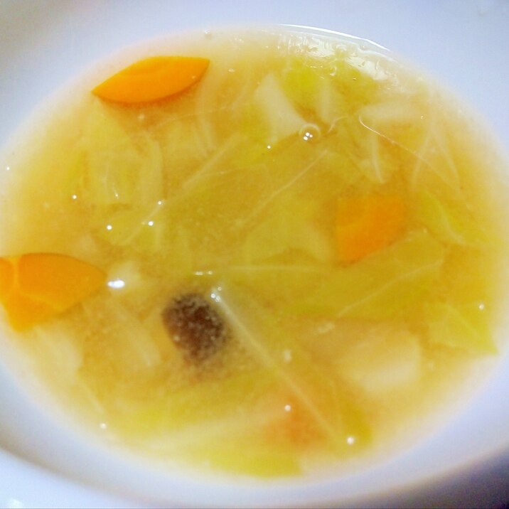 人参しめじ玉葱キャベツ味噌汁